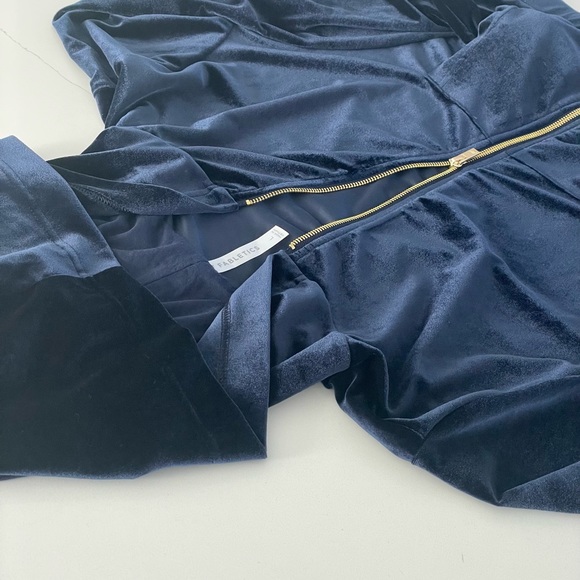 Fabletics Velour Zip -Up Hoodie L - Picture 3 of 6